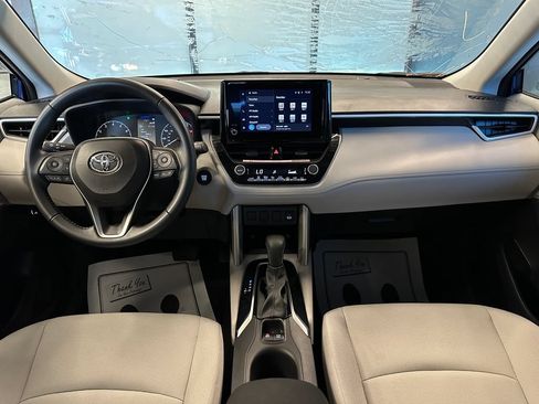 Used 2024 Toyota Corolla Cross LE FWD image 9