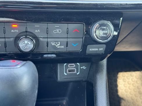 Certified 2025 Jeep Compass Trailhawk w/ Sun & Sound Group AWD/4WD image 35
