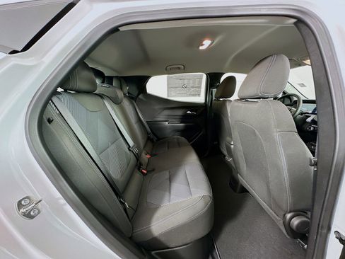 New 2027 Chevrolet Bolt LT w/ Comfort Package FWD image 27