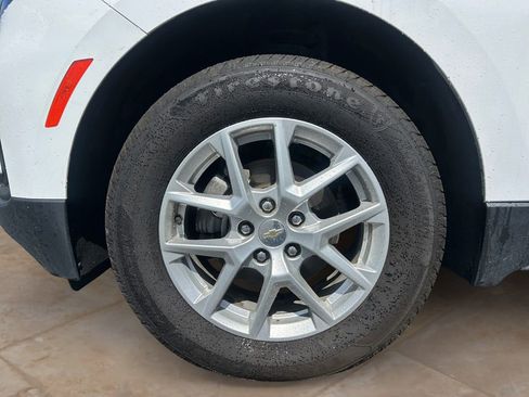 Used 2023 Chevrolet Equinox LS AWD/4WD image 14