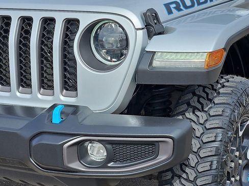 Used 2023 Jeep Wrangler Unlimited Rubicon 4xe w/ Cold Weather Group AWD/4WD image 9