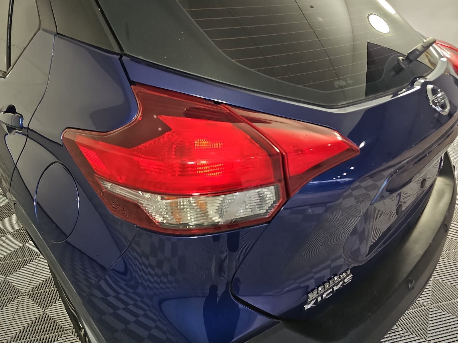 Used 2020 Nissan Kicks SR w/ SR Premium Package FWD image 27