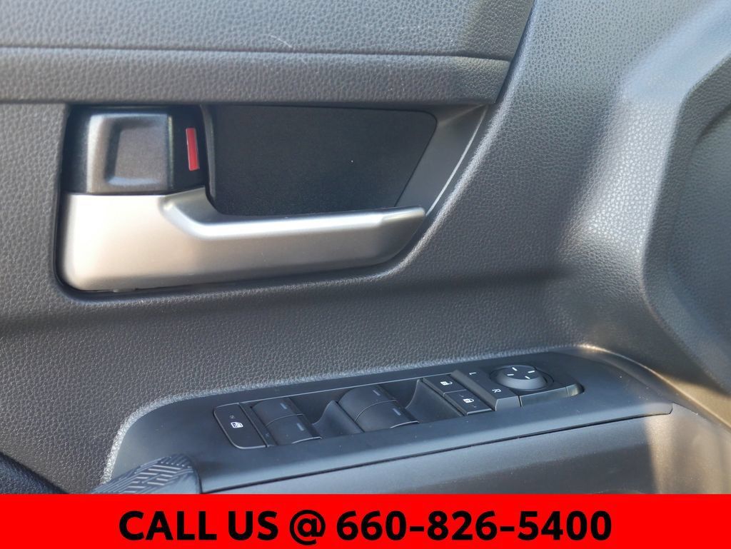 Used 2024 Toyota Tacoma TRD Off-Road AWD/4WD image 32