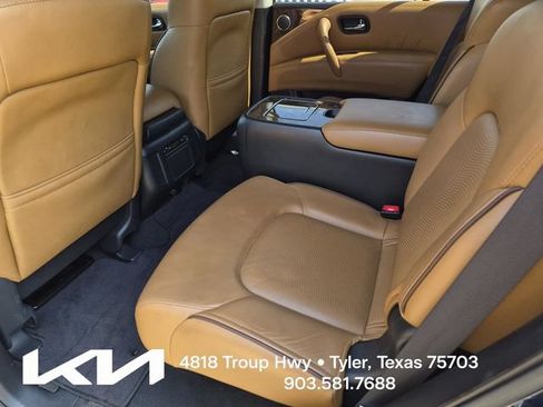 Used 2017 INFINITI QX80 Signature Edition RWD image 25