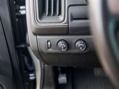 Used 2022 GMC Canyon AT4 image 18