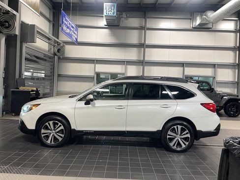 Used 2019 Subaru Outback 2.5i Limited image 5