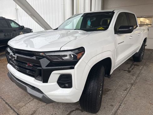 Used 2023 Chevrolet Colorado Z71 AWD/4WD image 1
