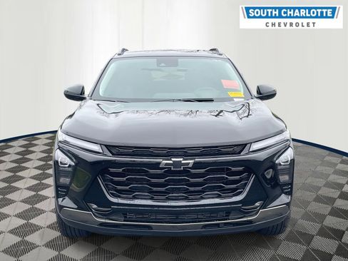 Used 2024 Chevrolet Trax ACTIV w/ Driver Confidence Package image 2