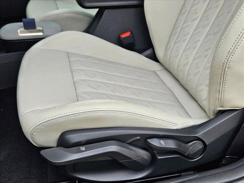New 2026 MINI Cooper 2-Door Hardtop FWD image 4