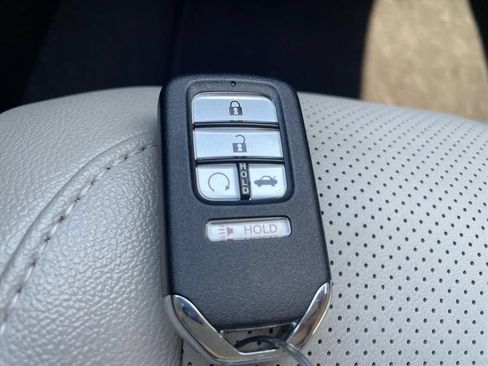 Used 2021 Honda Accord Touring image 18