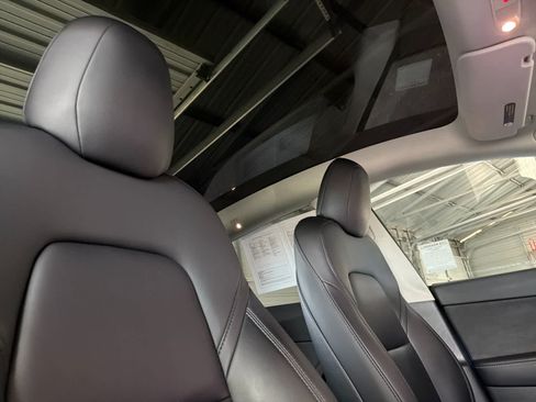 Used 2022 Tesla Model Y Performance AWD/4WD image 18