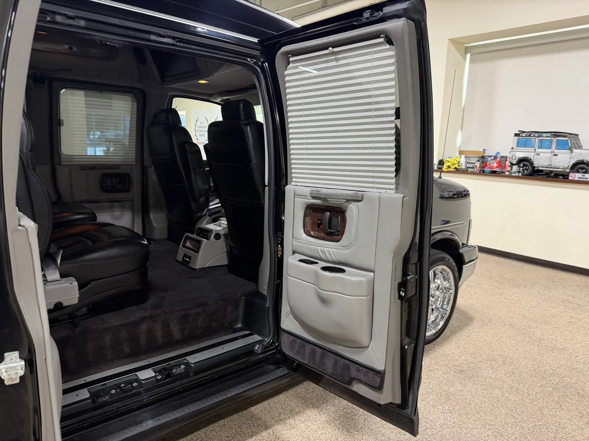 Used 2007 GMC Savana 1500 AWD w/ Preferred Equipment Group image 28