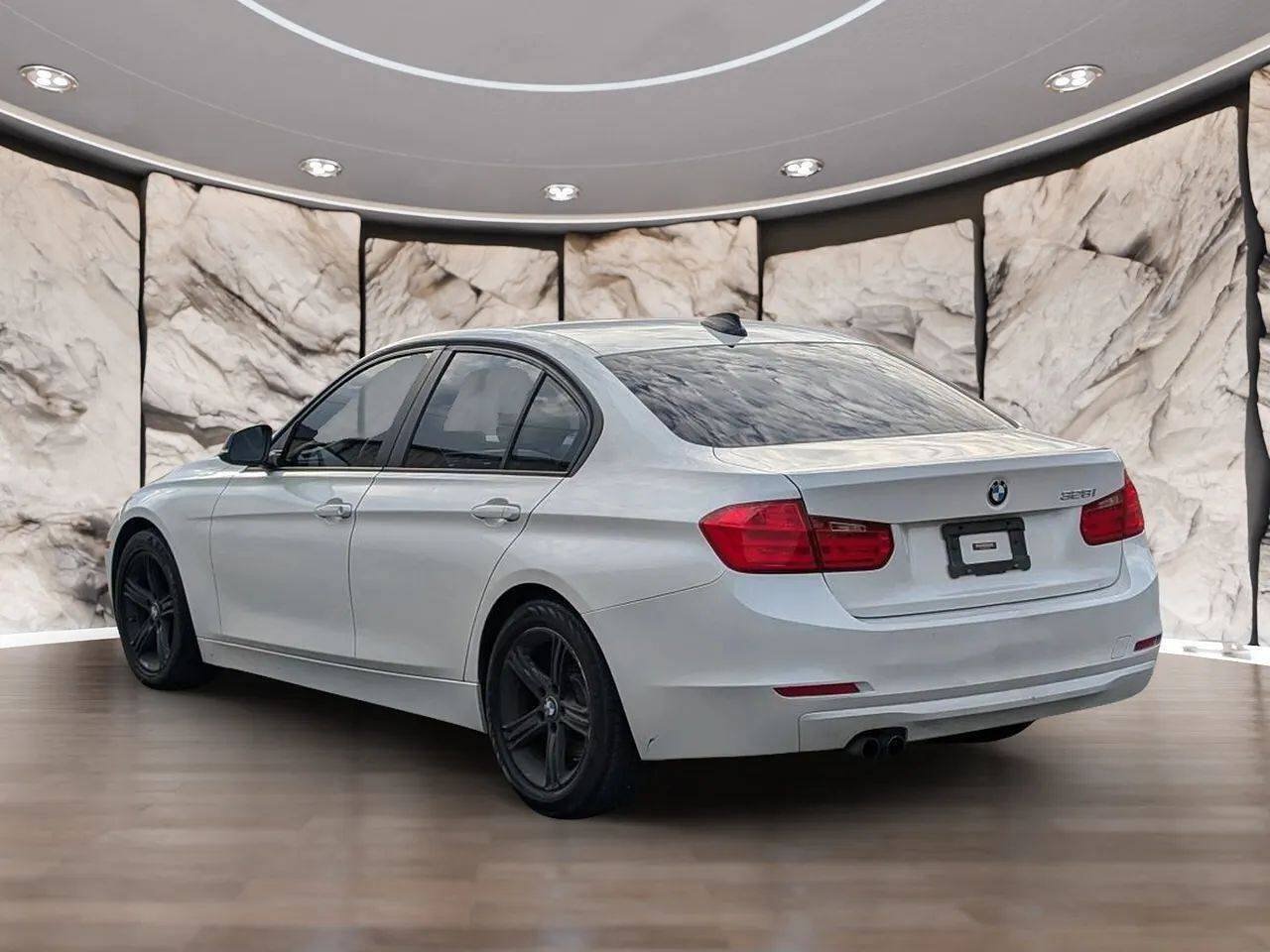 Used 2012 BMW 328i Sedan RWD image 6