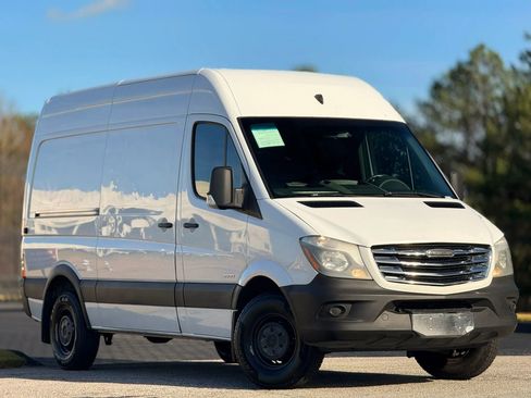 Used 2014 Freightliner Sprinter 2500 image 5