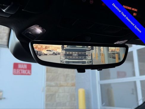 Used 2024 Chevrolet Corvette Stingray Premium Cpe w/ Z51 Performance Package image 19