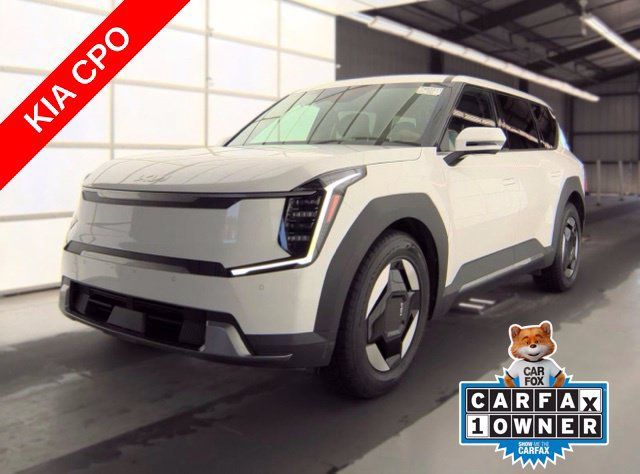 Certified 2024 Kia EV9 Light Long Range RWD image 1