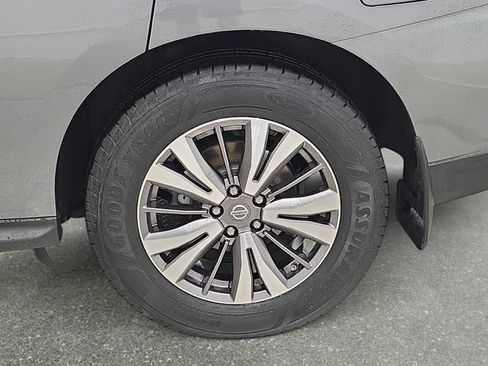 Used 2019 Nissan Pathfinder S AWD/4WD image 31