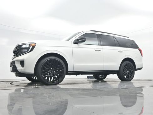 New 2026 Ford Expedition Platinum w/ Stealth Performance Package image 37