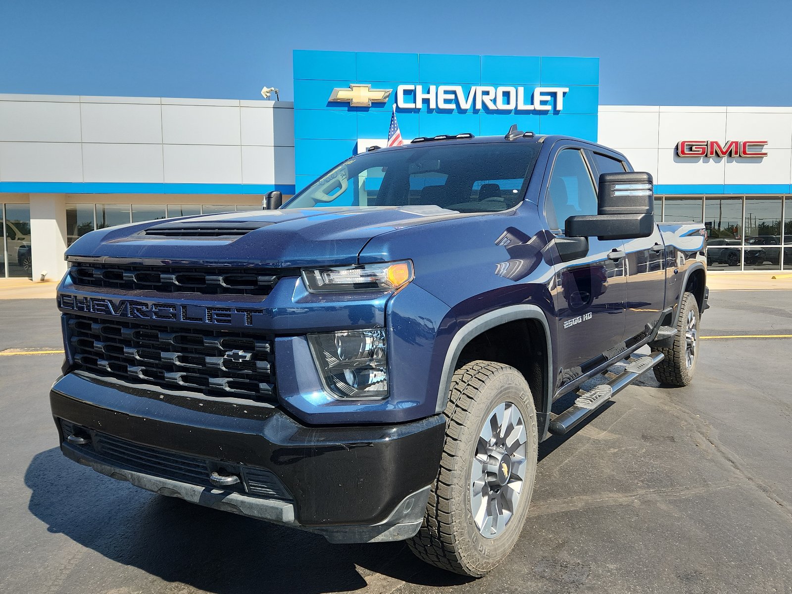 Used 2021 Chevrolet Silverado 2500 Custom w/ Custom Value Package AWD/4WD image 1