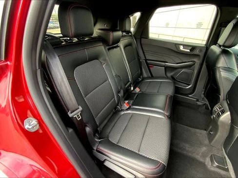 Used 2024 Ford Escape ST-Line Select w/ Tech Pack #2 image 19