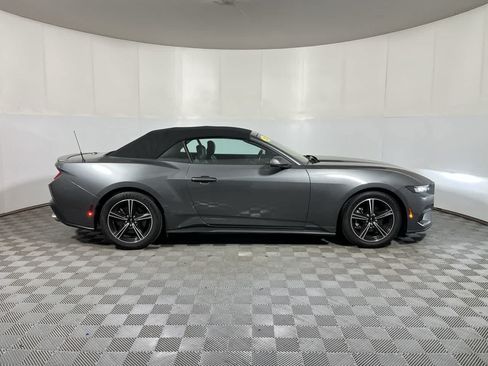Used 2025 Ford Mustang Premium RWD image 9