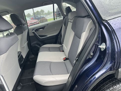 Used 2025 Toyota RAV4 XLE AWD/4WD image 23