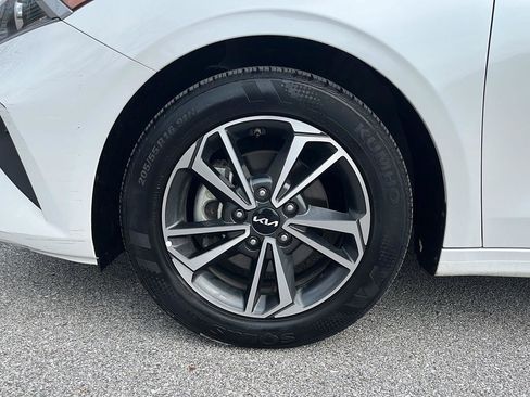 Used 2023 Kia Forte LXS image 10