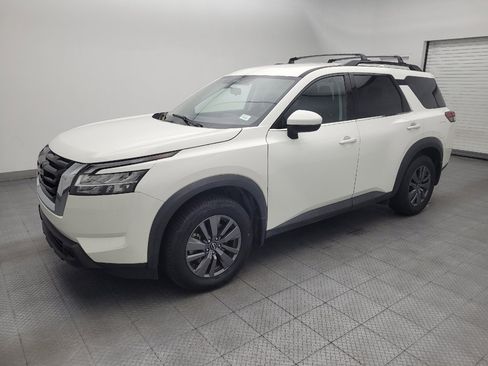 Used 2022 Nissan Pathfinder SV FWD image 2