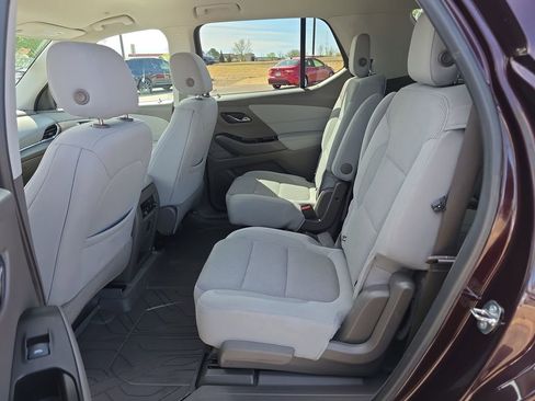 Used 2018 Chevrolet Traverse LT w/ LPO, Floor Liner Package AWD/4WD image 25