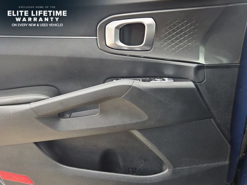 Certified 2025 Kia Sorento EX w/ Panoramic Sunroof Package FWD image 23