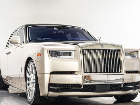 Used 2019 Rolls-Royce Phantom Sedan RWD image 3