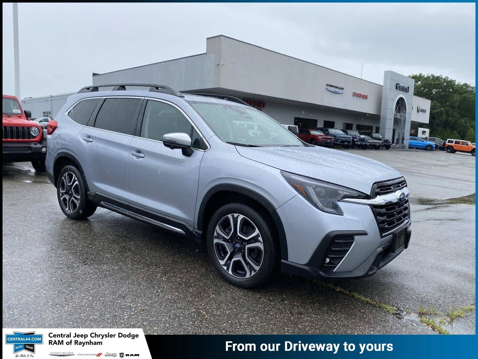Used 2023 Subaru Ascent Limited w/ Technology Package AWD/4WD image 1
