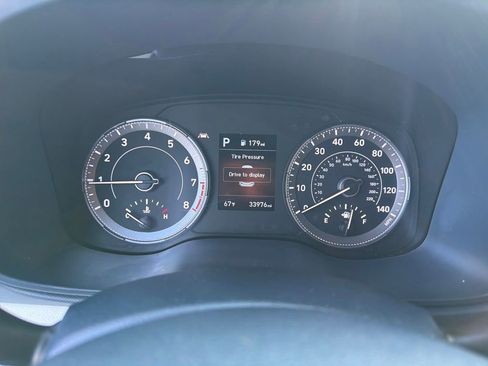 Used 2022 Hyundai Venue Limited image 18