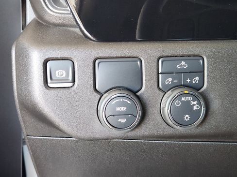 Certified 2025 Chevrolet Silverado 1500 LT image 21