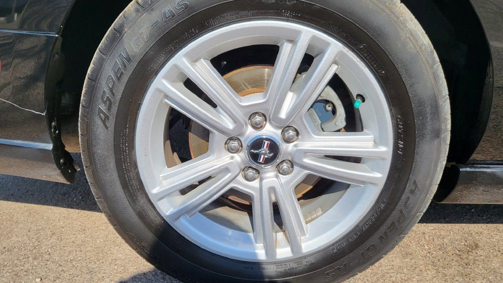 Used 2014 Ford Mustang Convertible RWD image 16