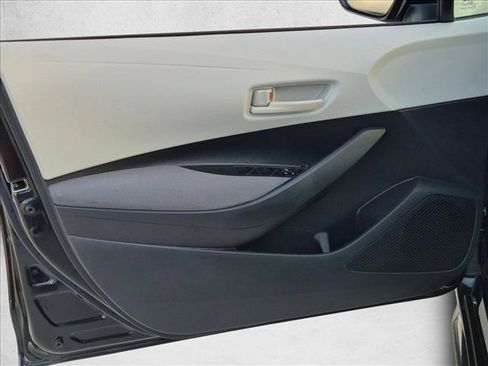 Used 2023 Toyota Corolla LE FWD image 11