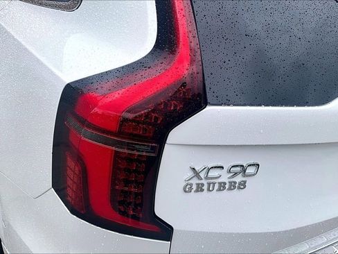 New 2026 Volvo XC90 T8 Plus w/ Protection Package Premier AWD/4WD image 43