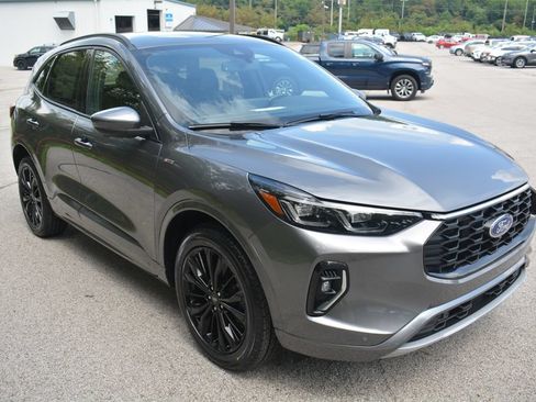Used 2023 Ford Escape ST-Line Elite AWD/4WD image 4