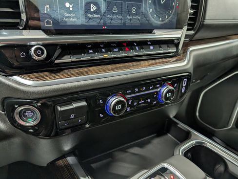 Used 2025 GMC Sierra 1500 Elevation image 27