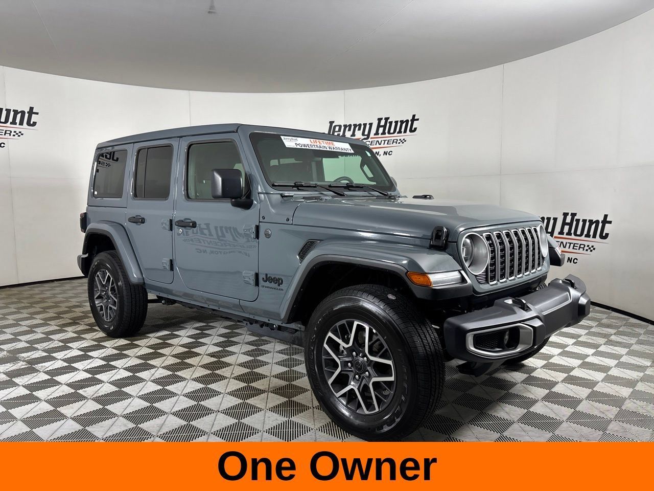 Used 2026 Jeep Wrangler Unlimited Sahara AWD/4WD image 4