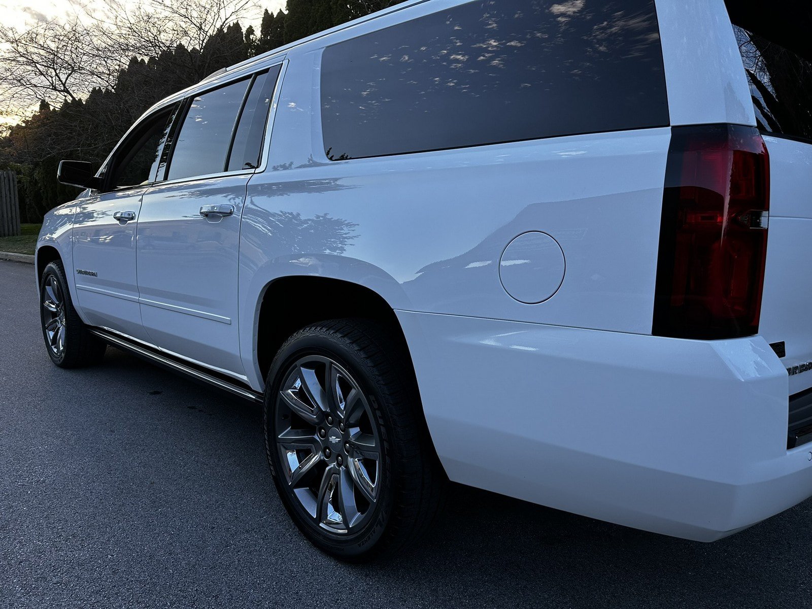 Used 2018 Chevrolet Suburban Premier AWD/4WD image 76