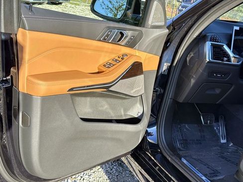 New 2026 BMW X5 xDrive50e w/ M Sport Package image 18