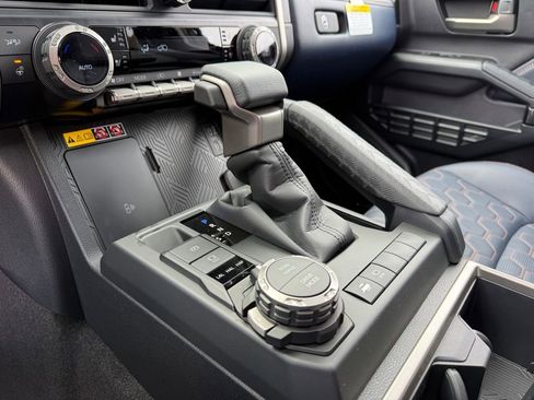 New 2026 Toyota 4Runner 4WD image 30