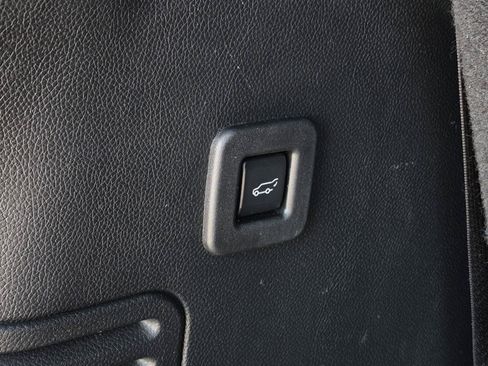 Used 2017 Ford Expedition Limited w/ Equipment Group 301A RWD image 9