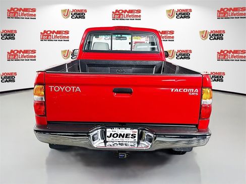 Used 2001 Toyota Tacoma Base image 12