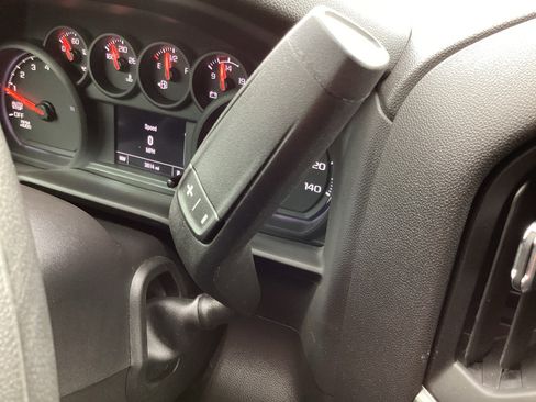 Used 2025 Chevrolet Silverado 1500 Custom image 24