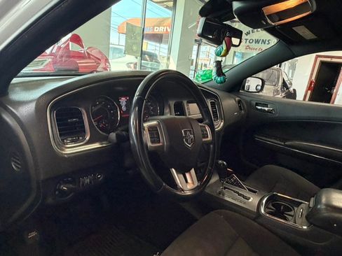 Used 2014 Dodge Charger SE w/ Sport Appearance Group RWD image 15