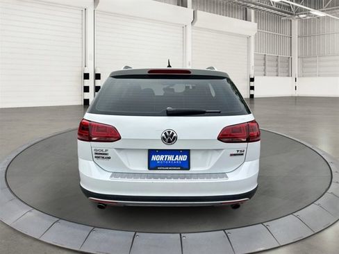 Used 2017 Volkswagen Golf Alltrack S AWD/4WD image 3