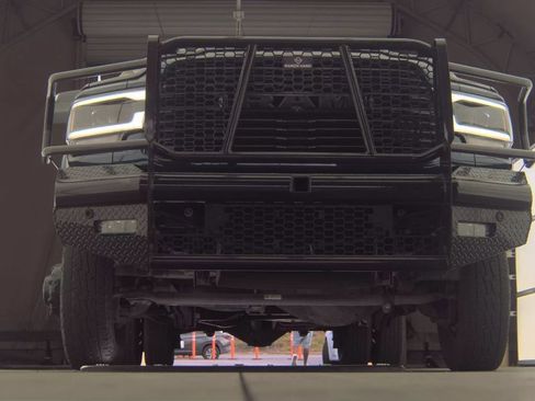 Used 2022 RAM 3500 Laramie AWD/4WD image 8