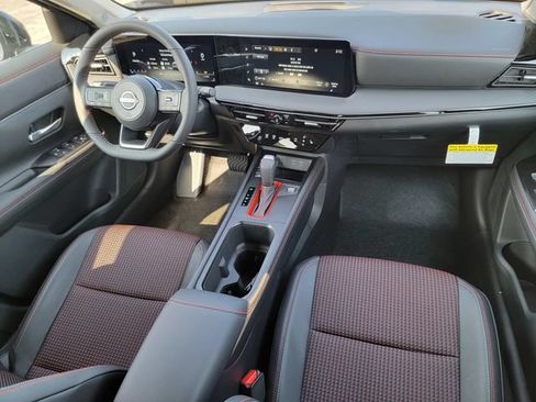New 2025 Nissan Kicks SR w/ SR Premium Package AWD/4WD image 33